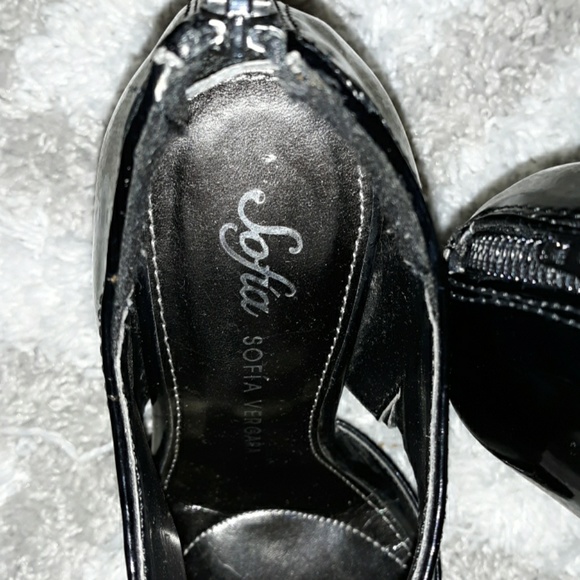 Heels - Picture 3 of 5